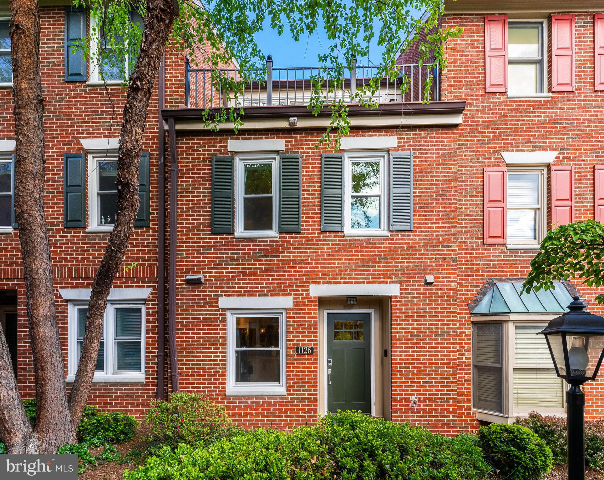1126 N TAYLOR STREET 1