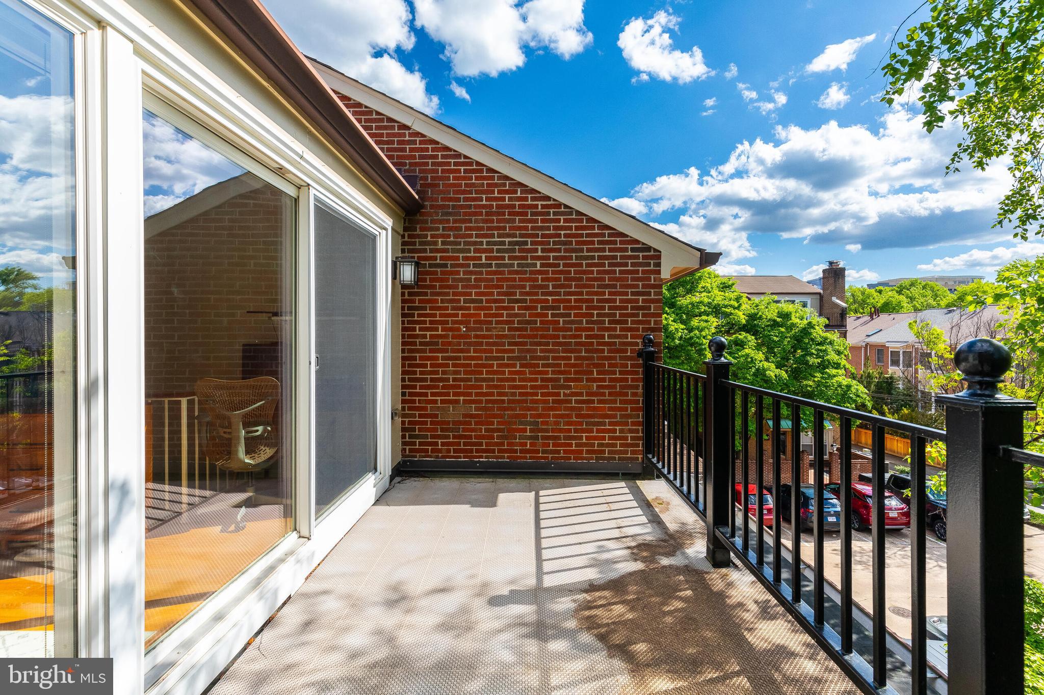 1126 N TAYLOR STREET 1