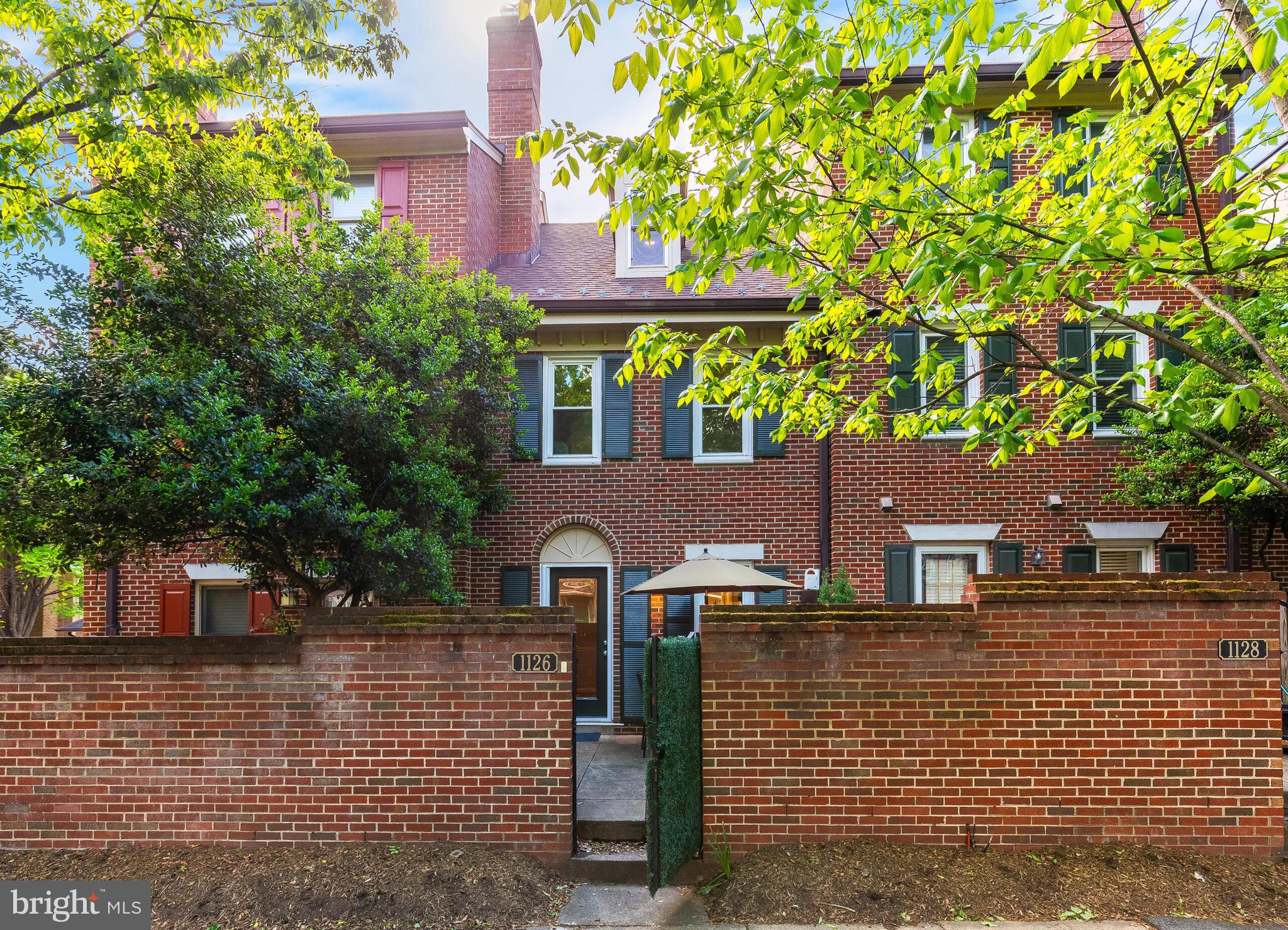 1126 N TAYLOR STREET 1
