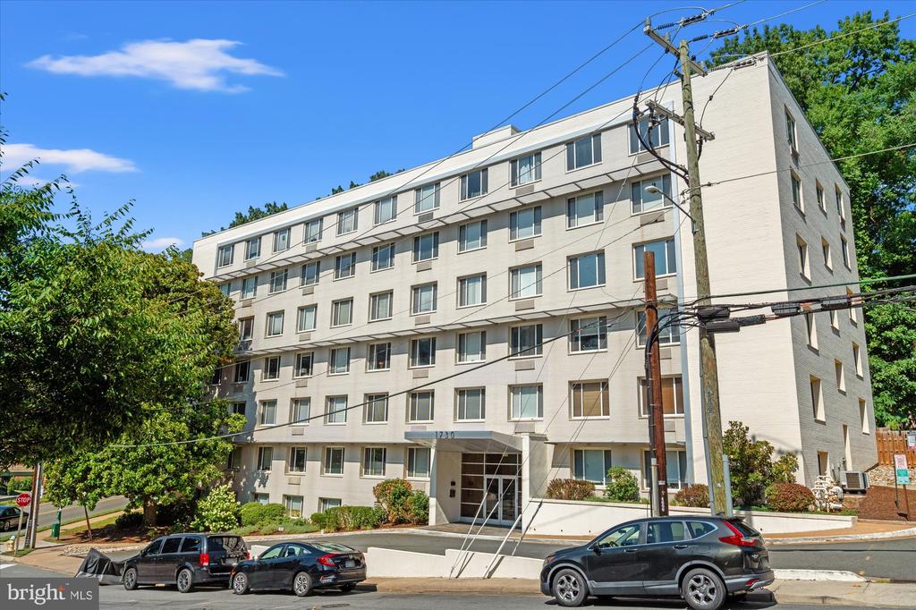 1730 ARLINGTON BOULEVARD Unit: 4