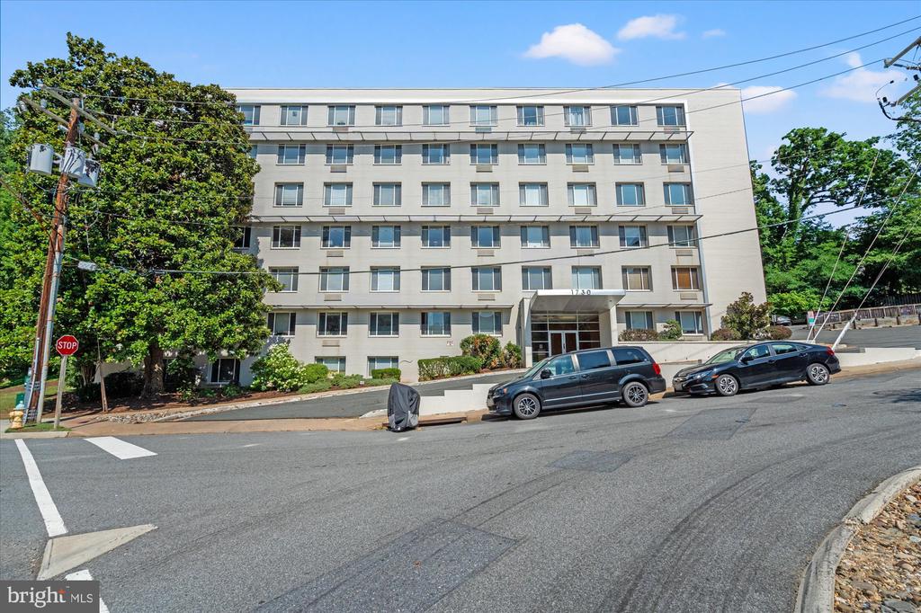 1730 ARLINGTON BOULEVARD Unit: 4