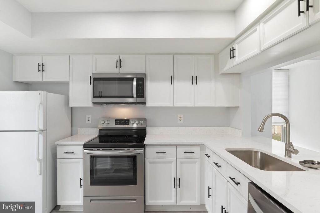 2403 S WALTER REED DRIVE S