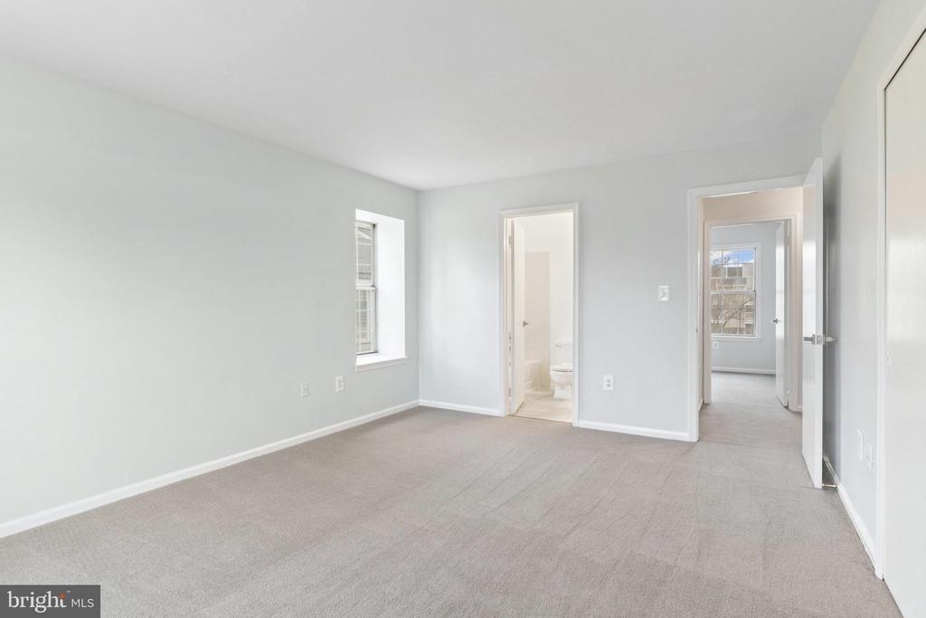 2403 S WALTER REED DRIVE S