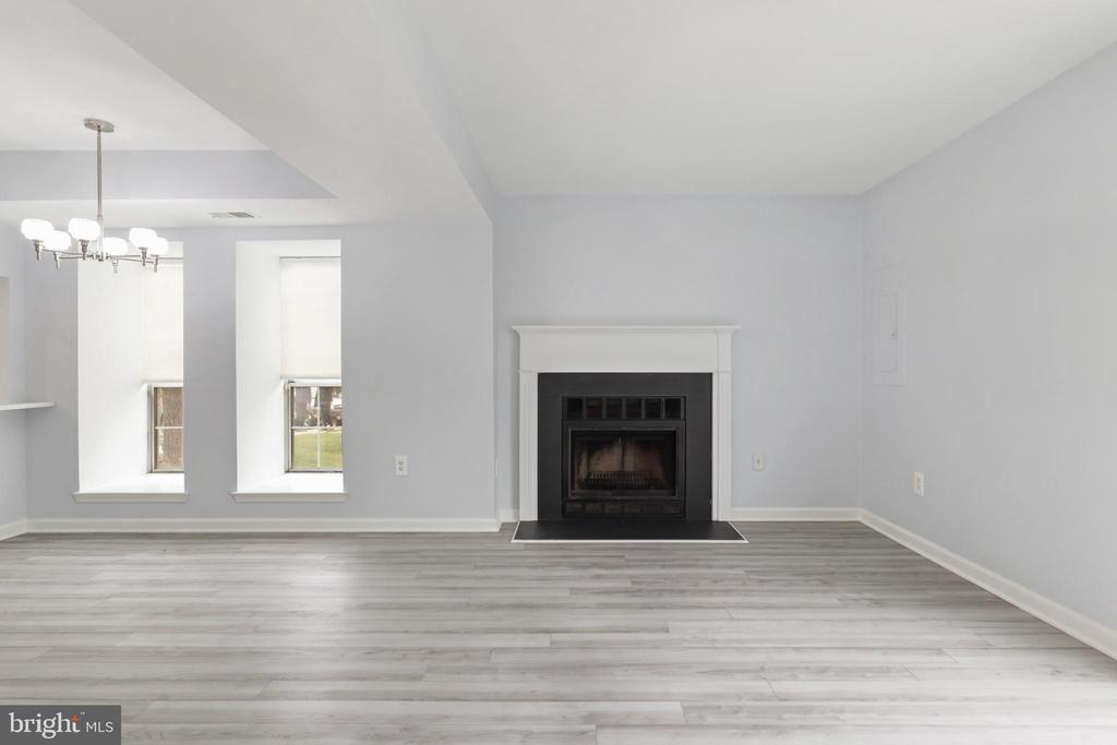 2403 S WALTER REED DRIVE S