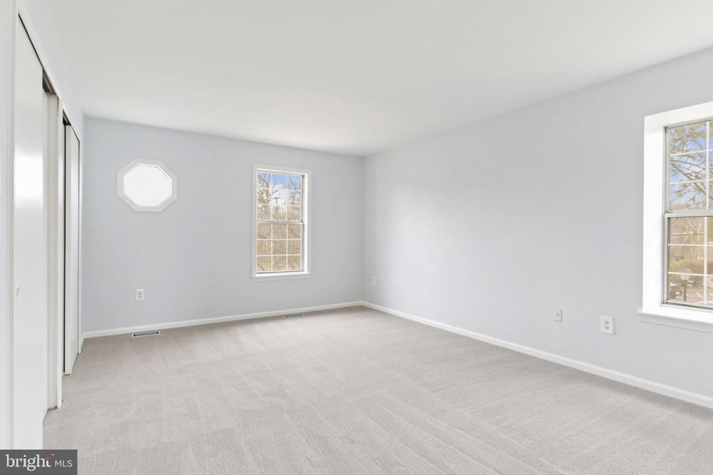 2403 S WALTER REED DRIVE S