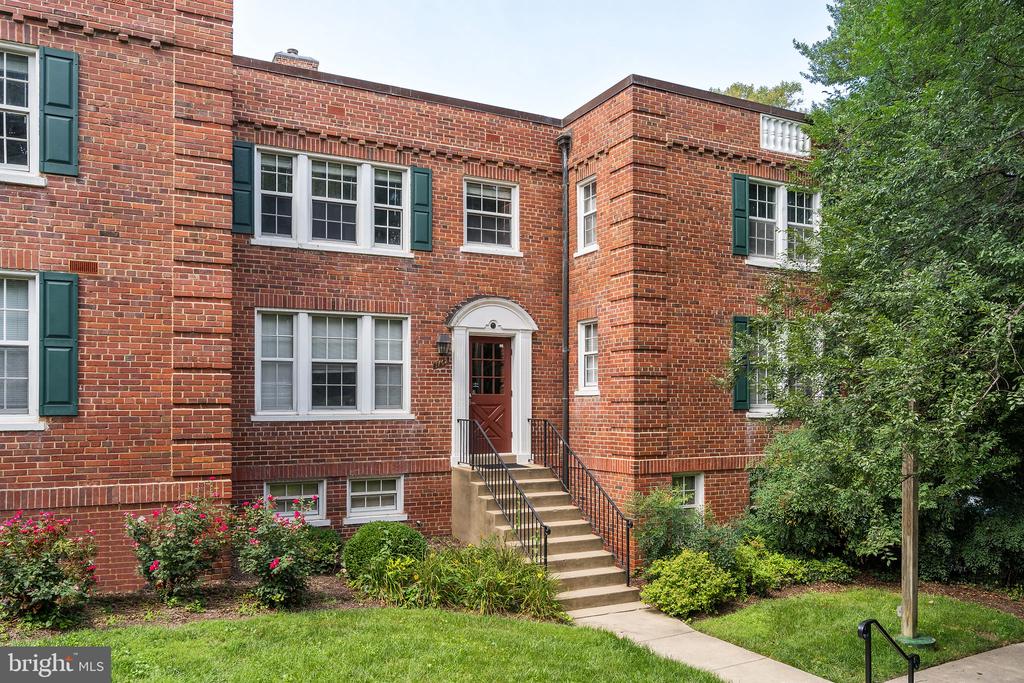 1762 N RHODES STREET Unit: 6-354