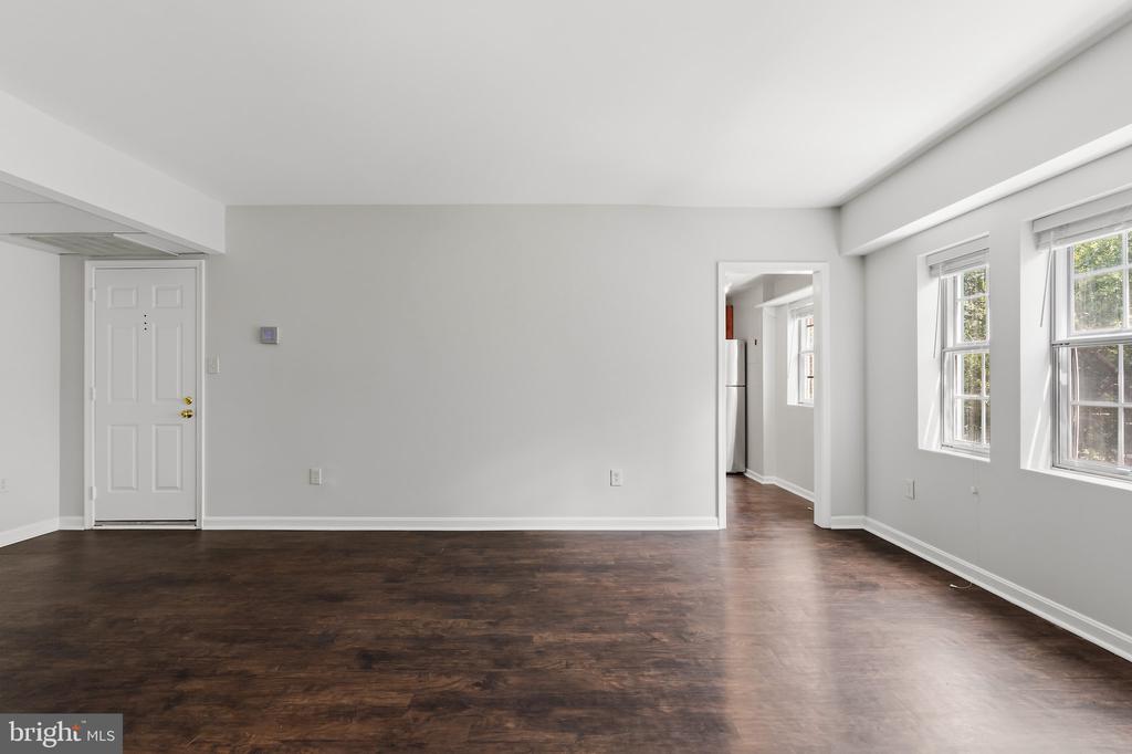 1762 N RHODES STREET Unit: 6-354