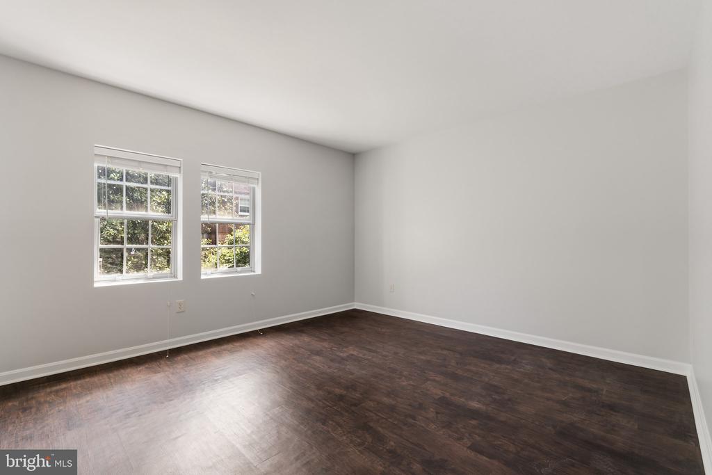 1762 N RHODES STREET Unit: 6-354