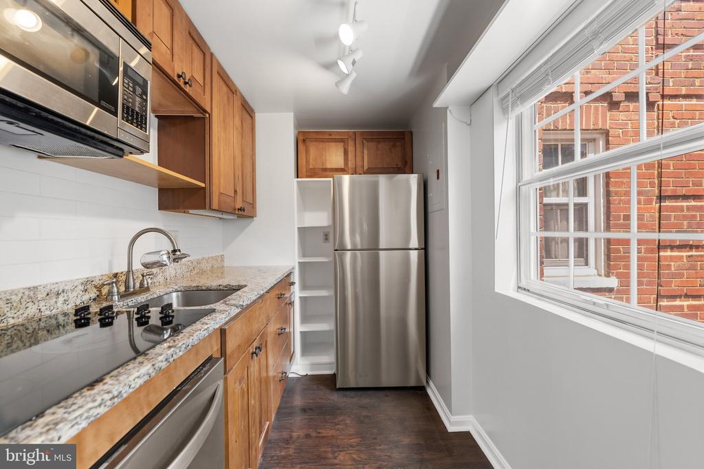 1762 N RHODES STREET Unit: 6-354