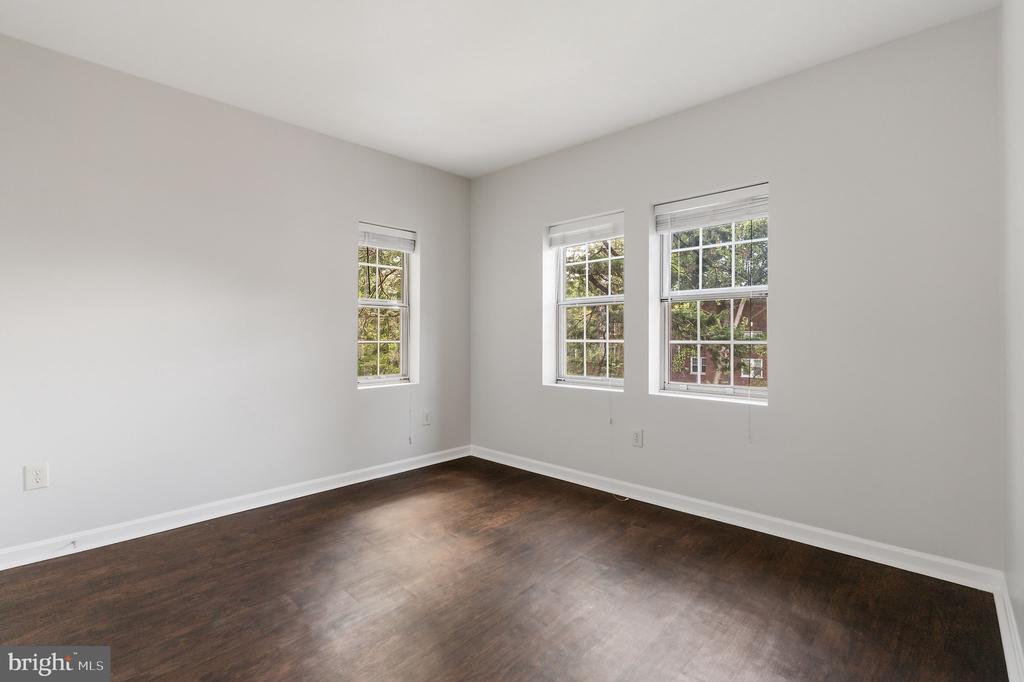1762 N RHODES STREET Unit: 6-354