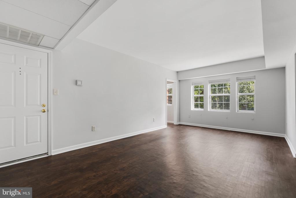 1762 N RHODES STREET Unit: 6-354