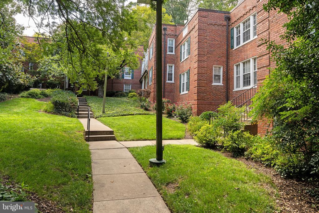 1762 N RHODES STREET Unit: 6-354
