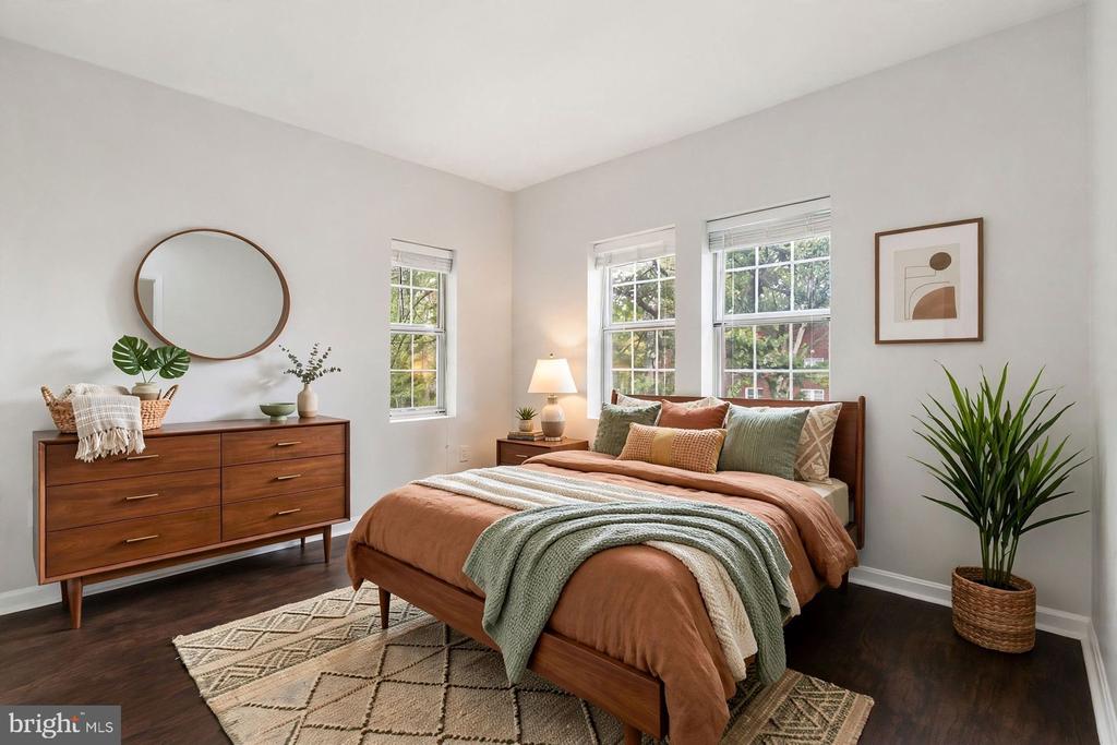 1762 N RHODES STREET Unit: 6-354