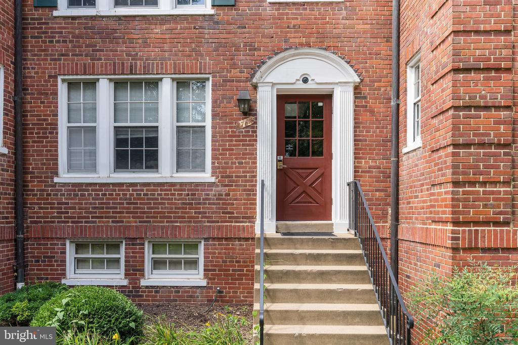 1762 N RHODES STREET Unit: 6-354