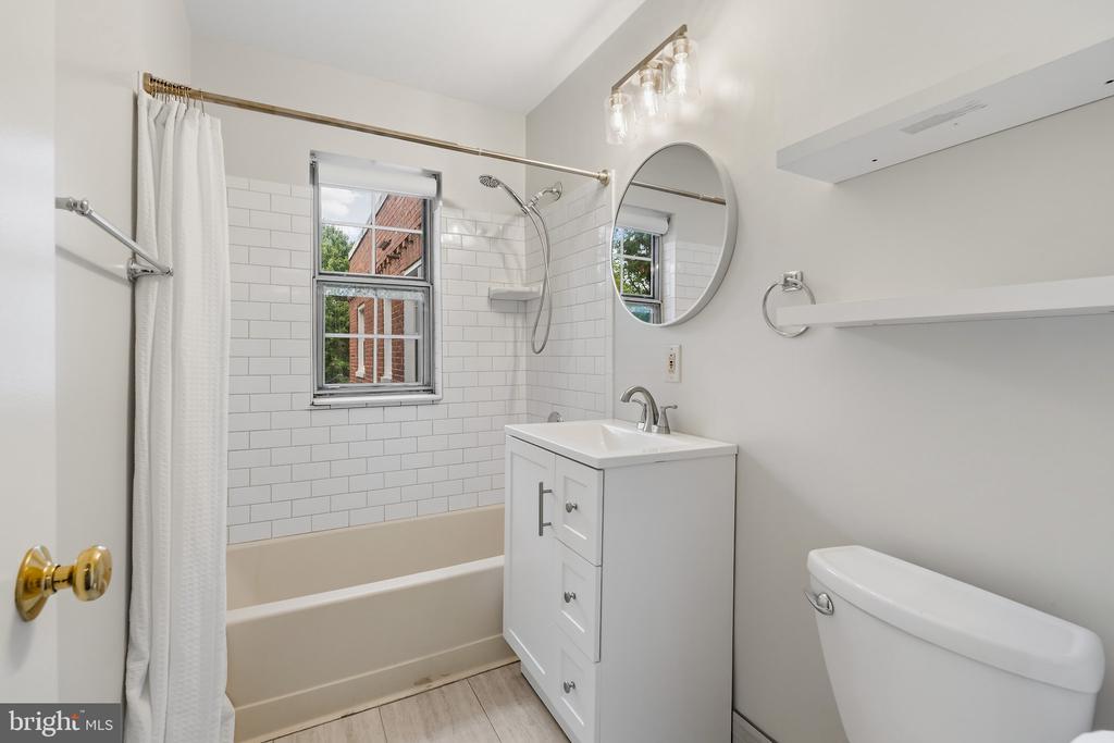 1762 N RHODES STREET Unit: 6-354