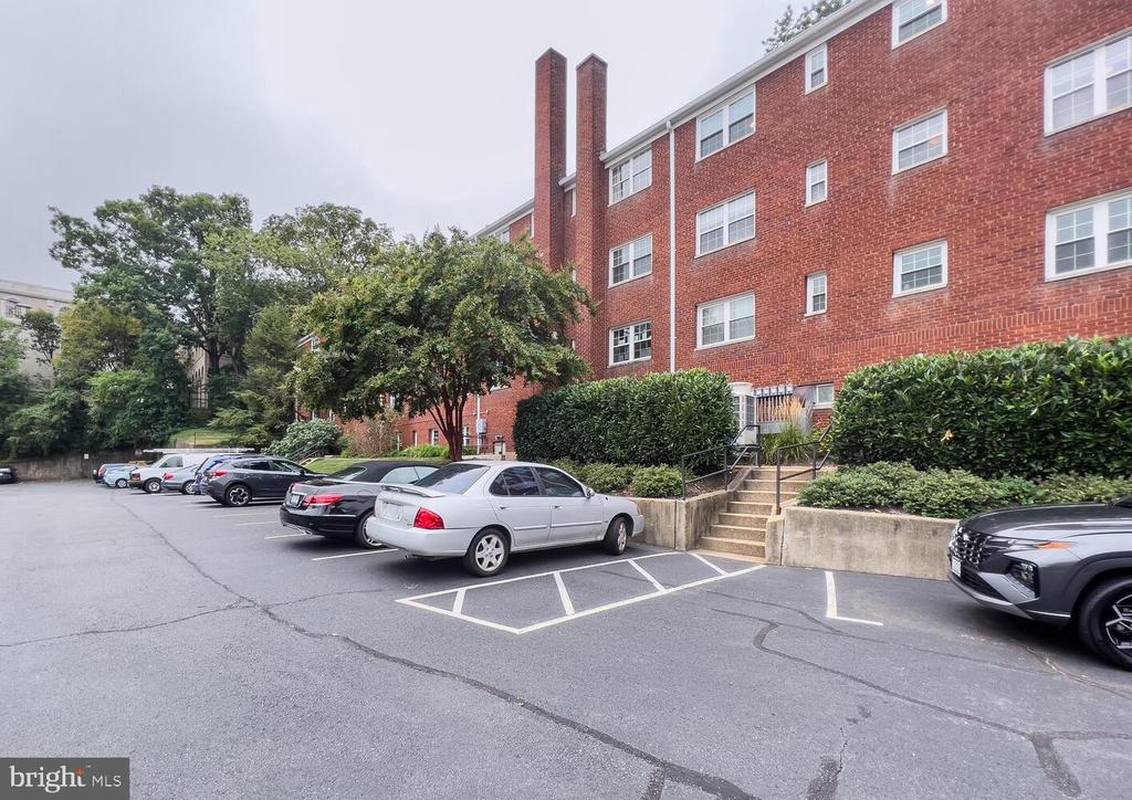 1425 N NASH STREET N Unit: 17