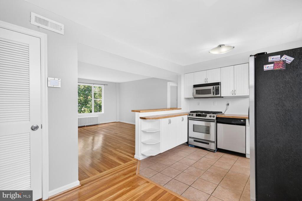 1425 N NASH STREET N Unit: 17