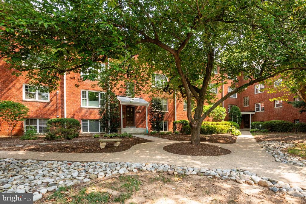 1425 N NASH STREET N Unit: 17