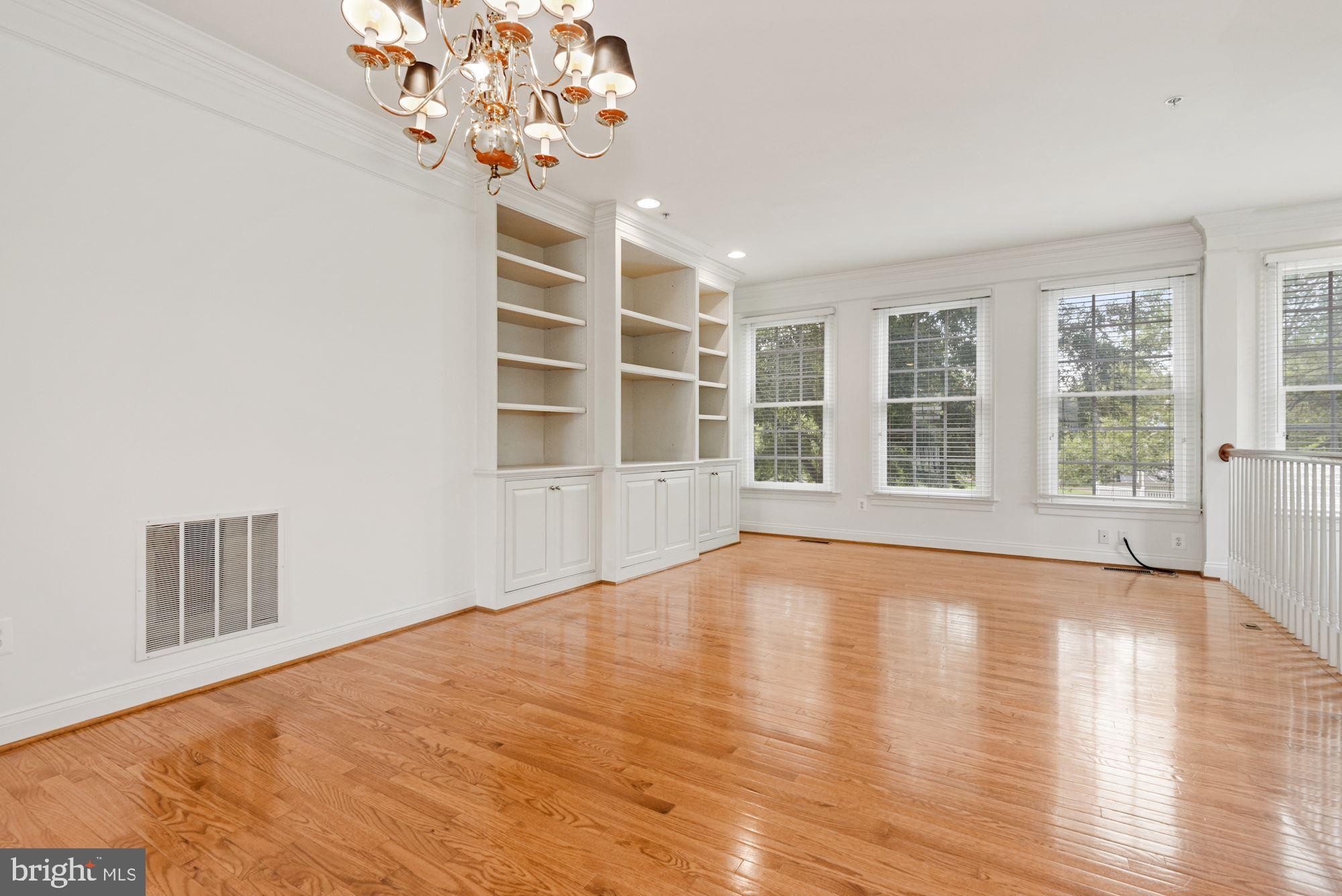 172 CAMERON STATION BOULEVARD