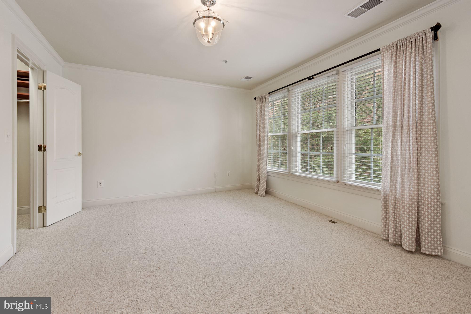 172 CAMERON STATION BOULEVARD