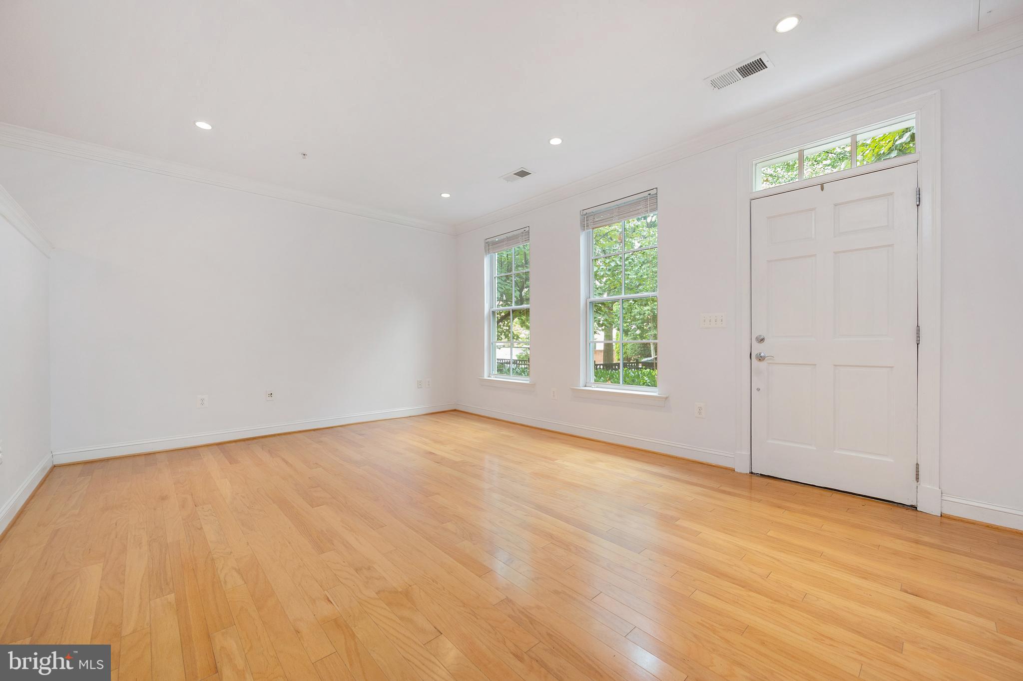 1023 N ROYAL STREET 109