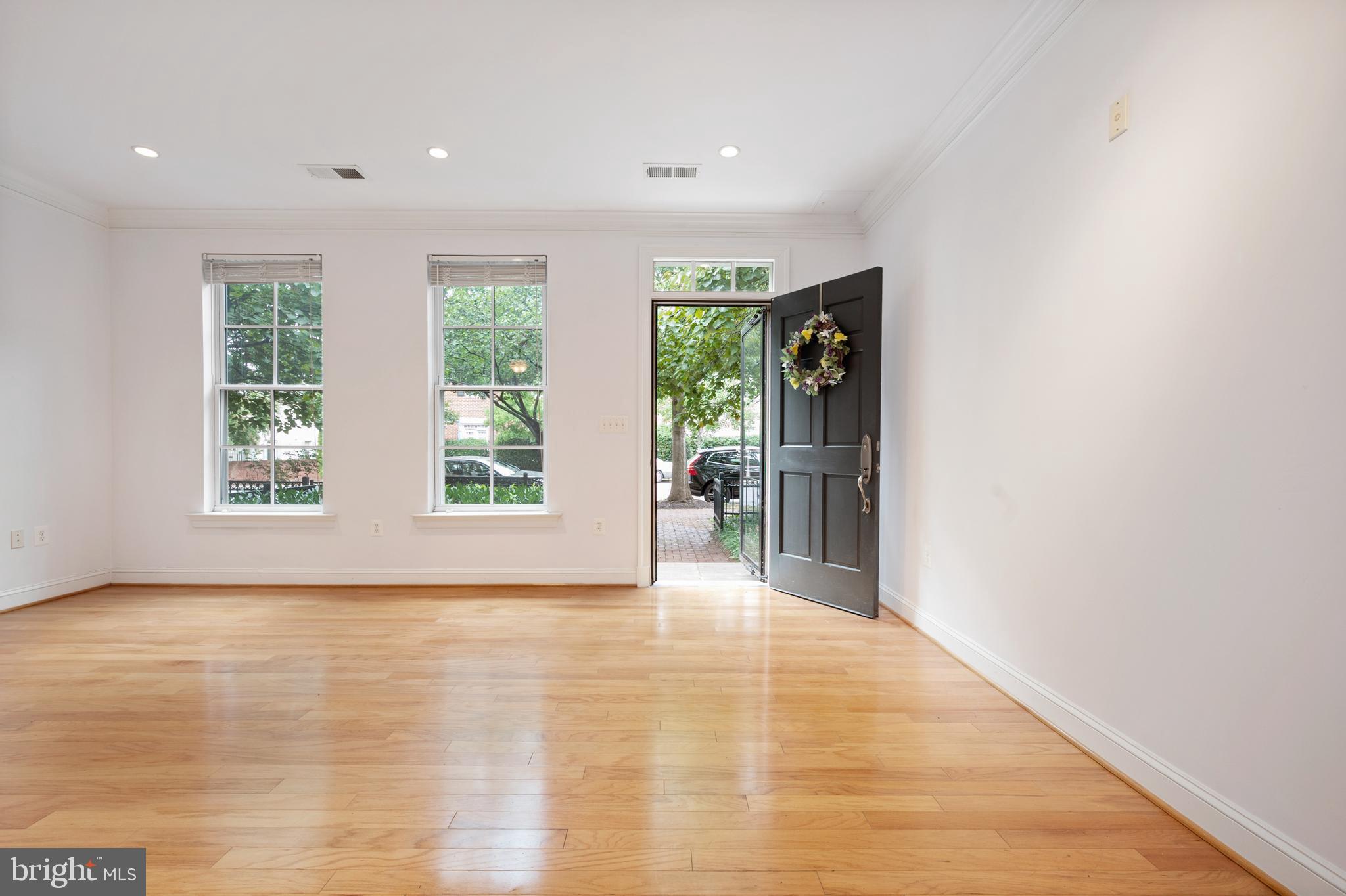 1023 N ROYAL STREET 109