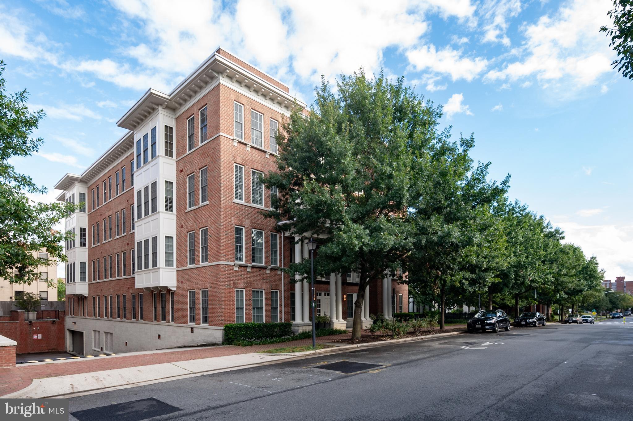 1023 N ROYAL STREET 109