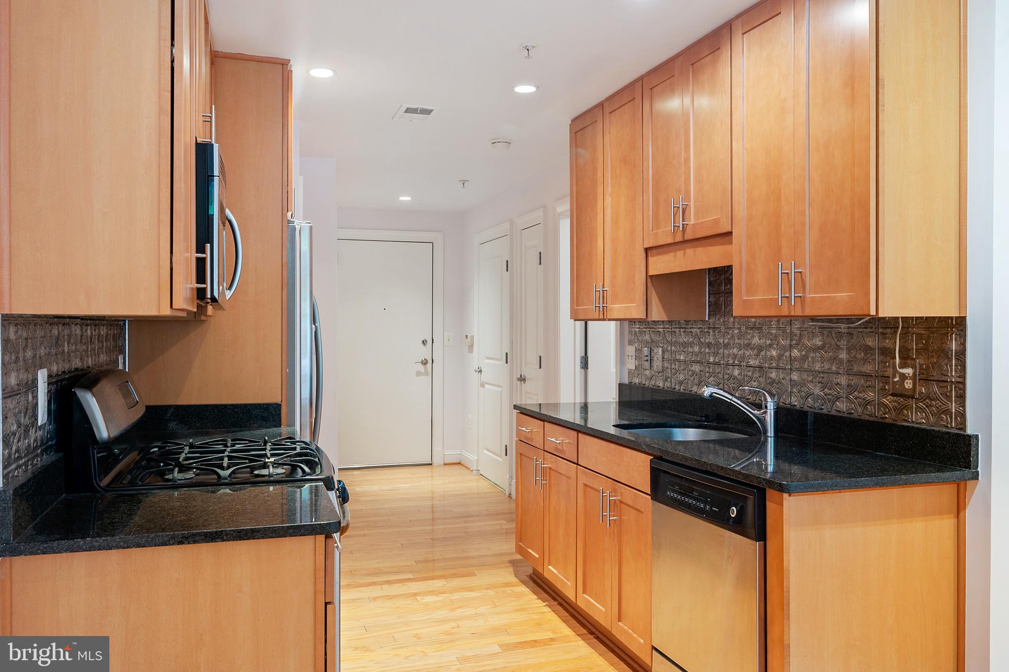 1023 N ROYAL STREET 109