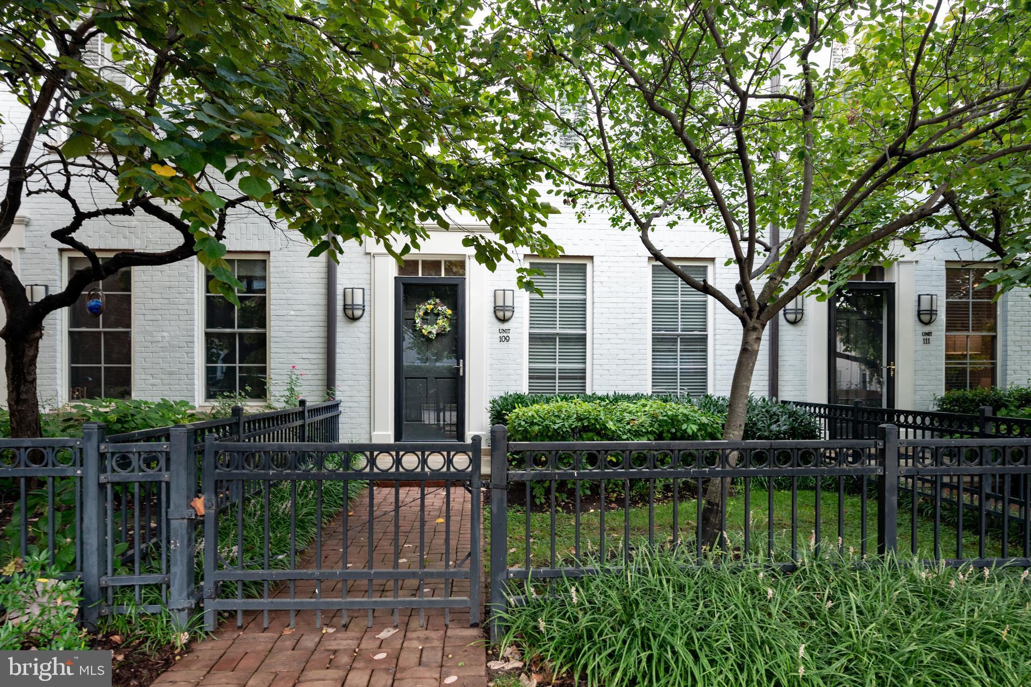 1023 N ROYAL STREET 109