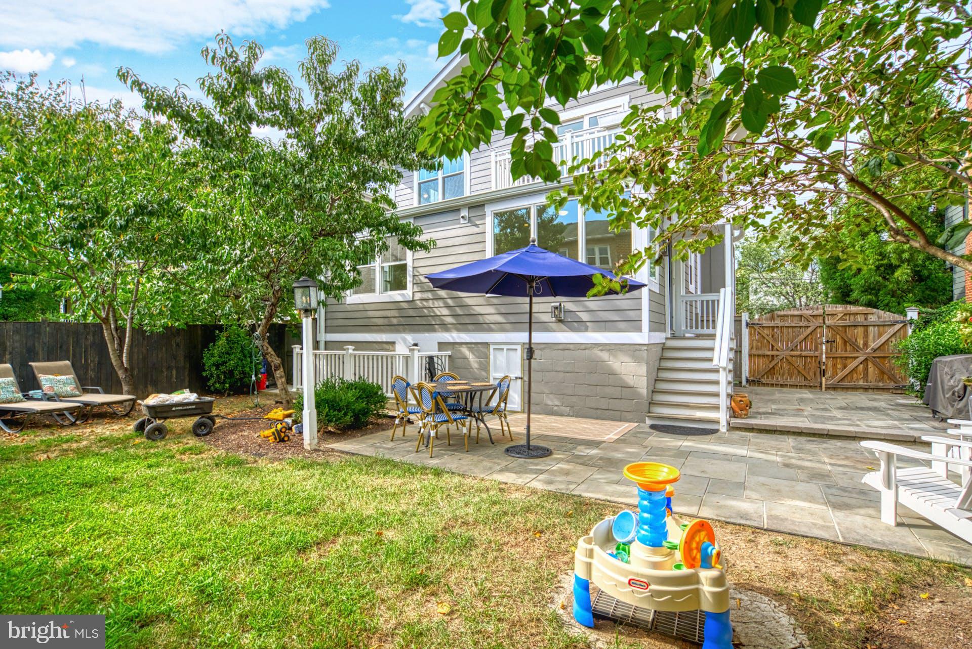 16 W MASONIC VIEW AVENUE