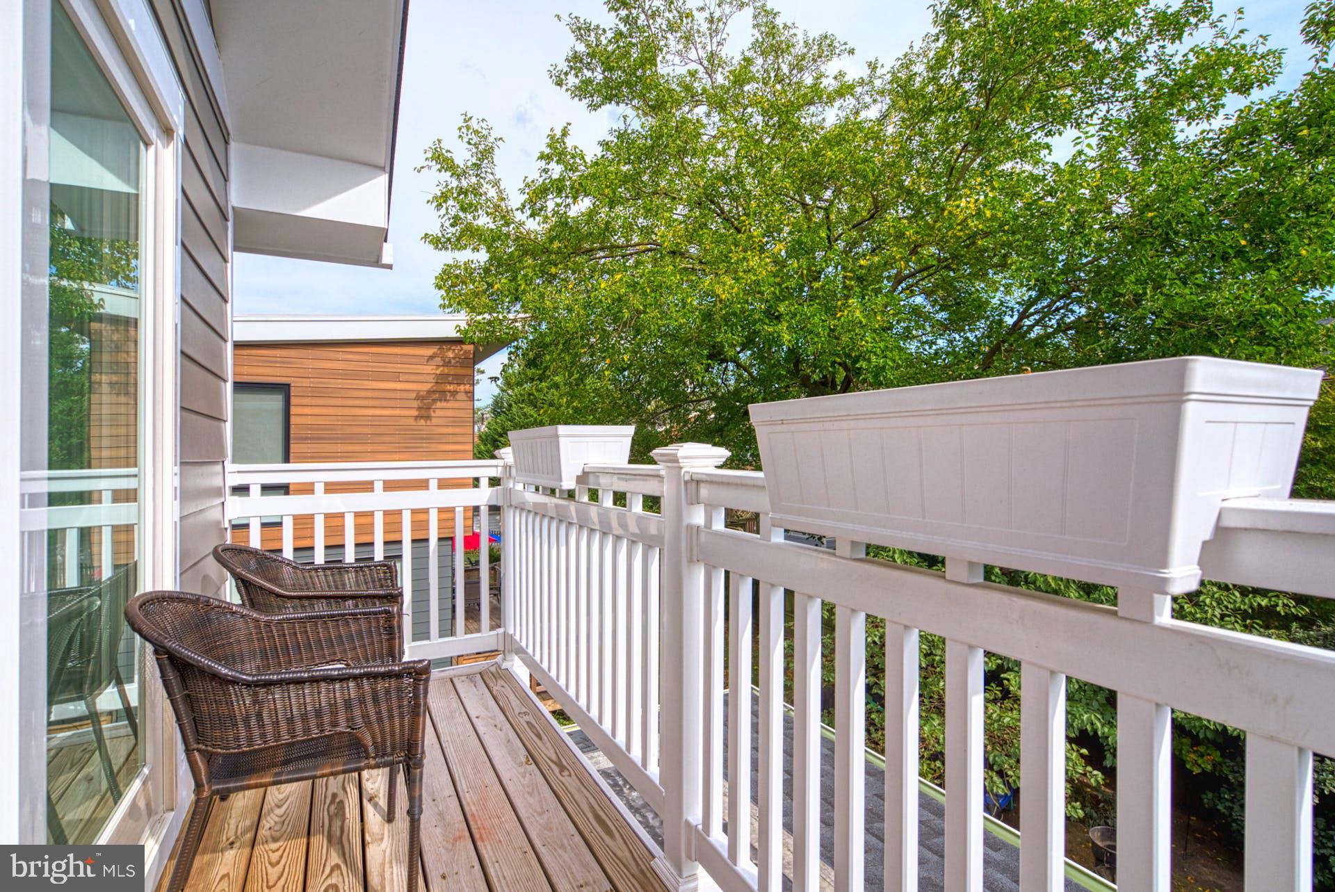 16 W MASONIC VIEW AVENUE