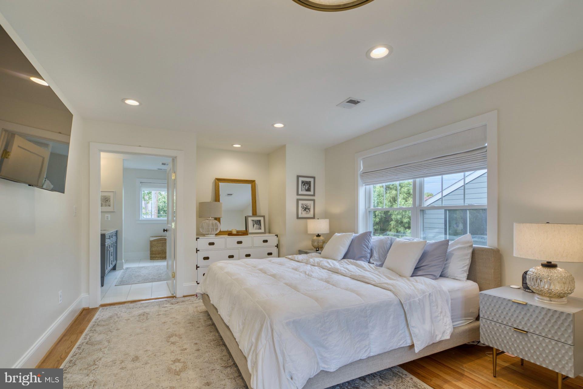 16 W MASONIC VIEW AVENUE