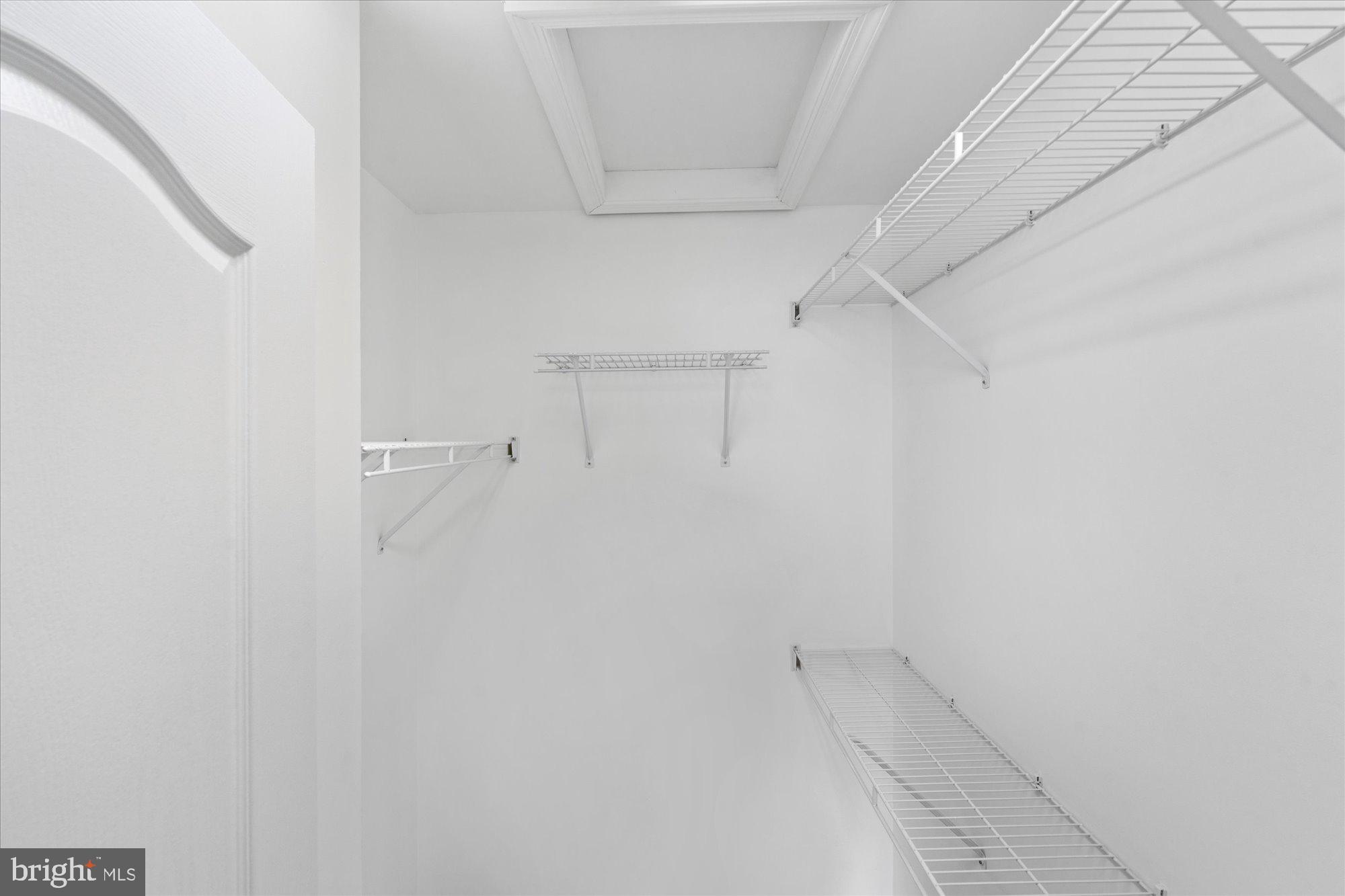 1714 KINGSGATE COURT 302