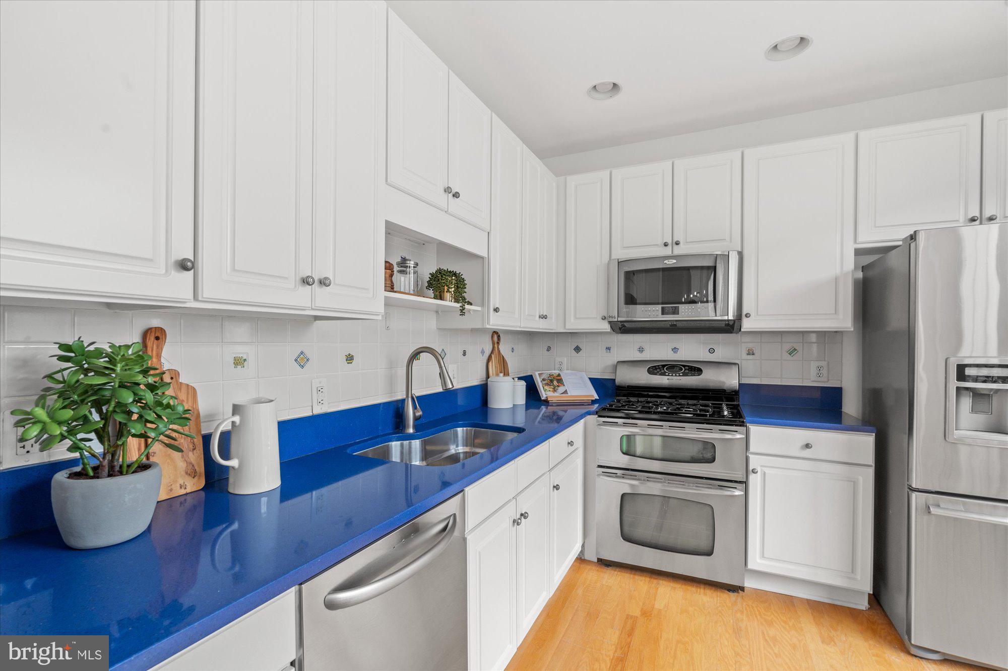 1714 KINGSGATE COURT 302