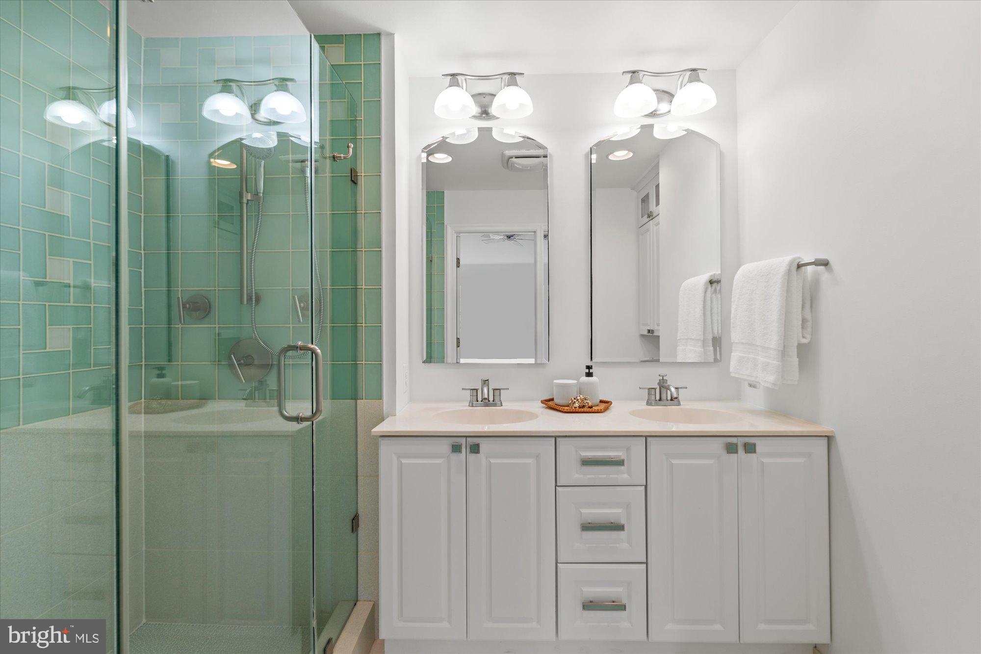 1714 KINGSGATE COURT 302