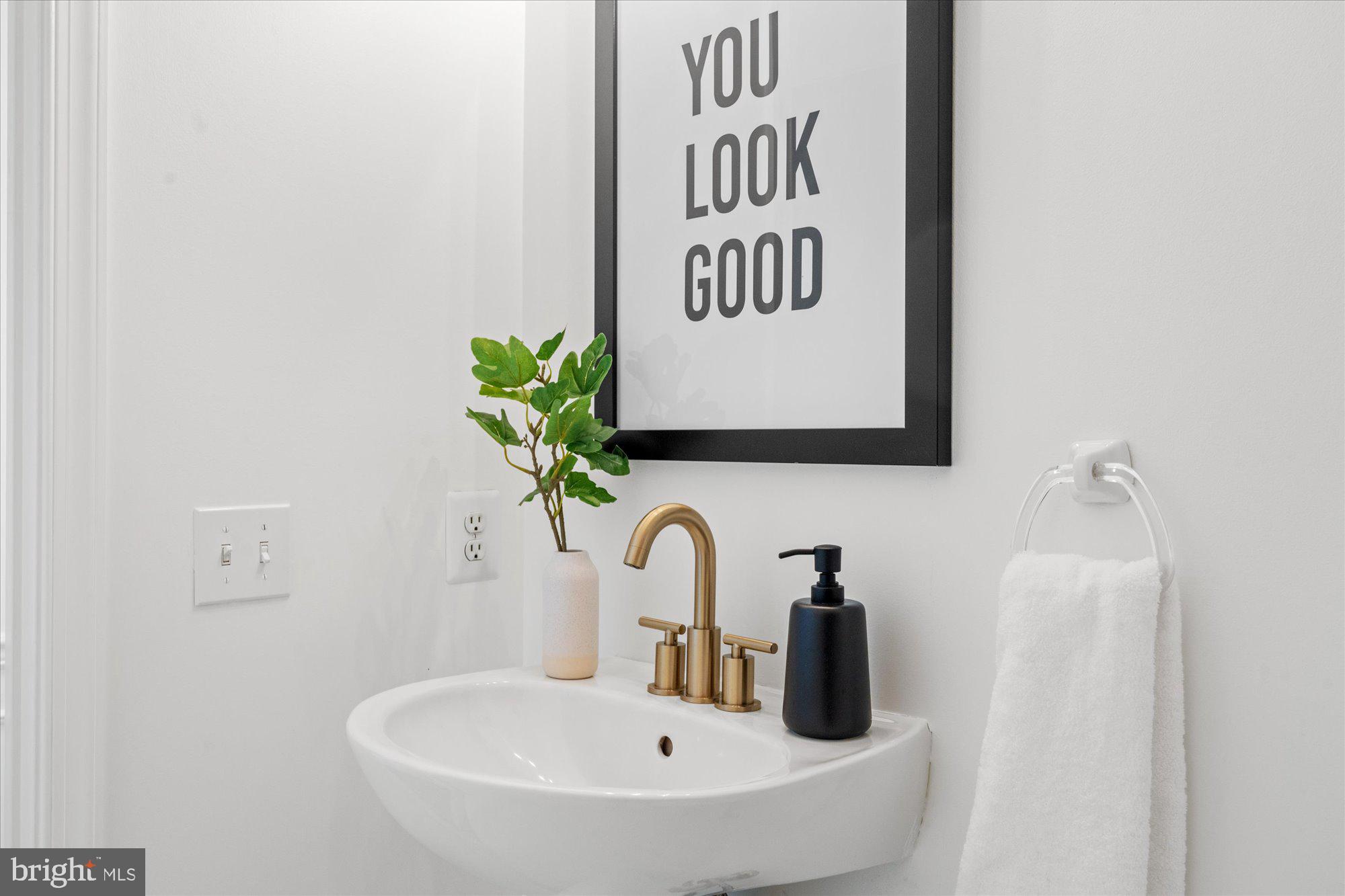 1714 KINGSGATE COURT 302