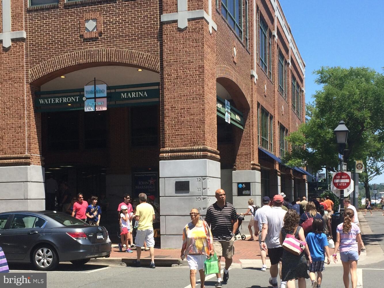 115 N LEE STREET BH208