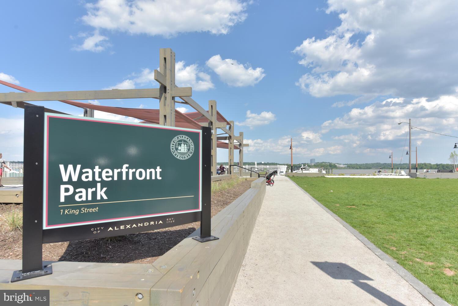 115 N LEE STREET BH208