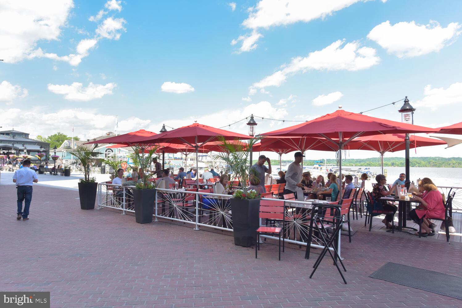 115 N LEE STREET BH208