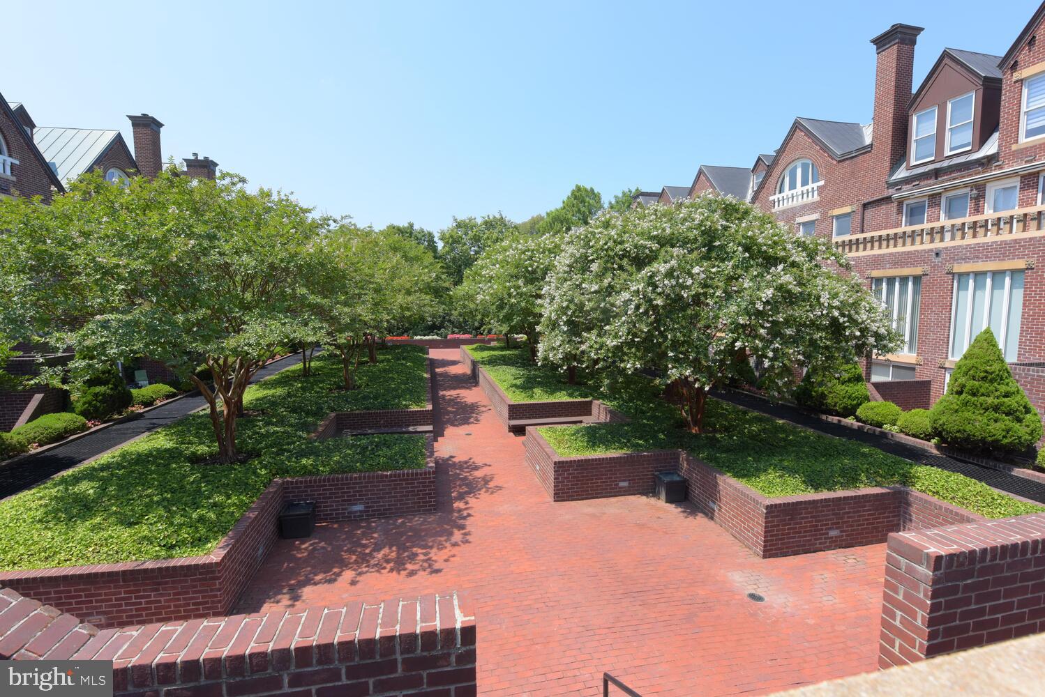 115 N LEE STREET BH208