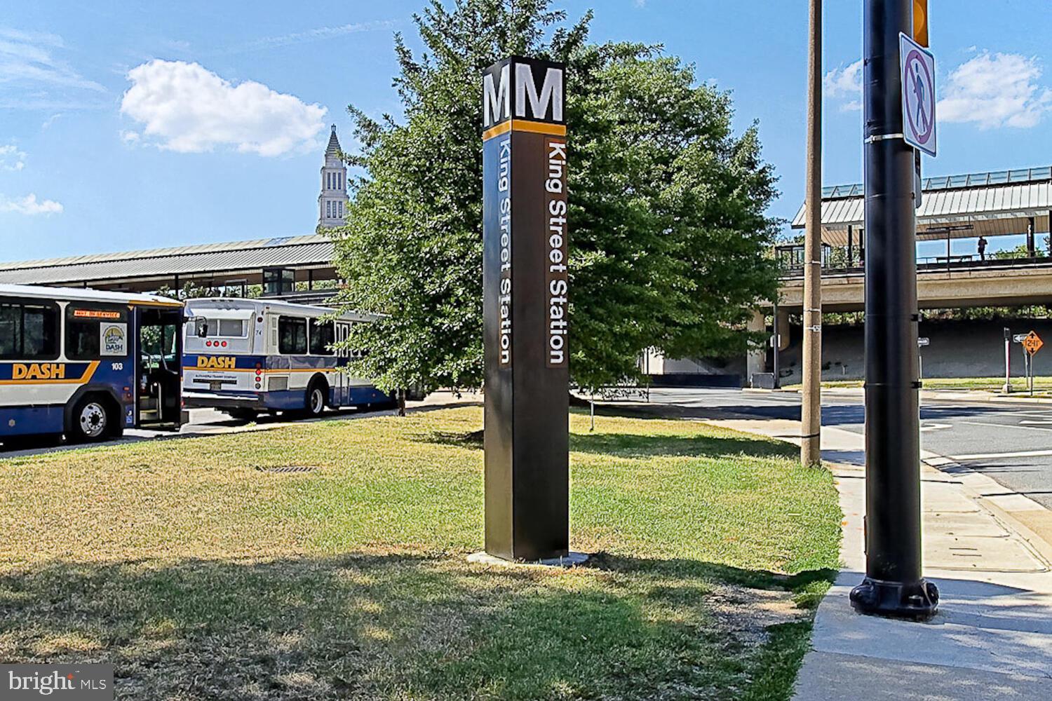 115 N LEE STREET BH208