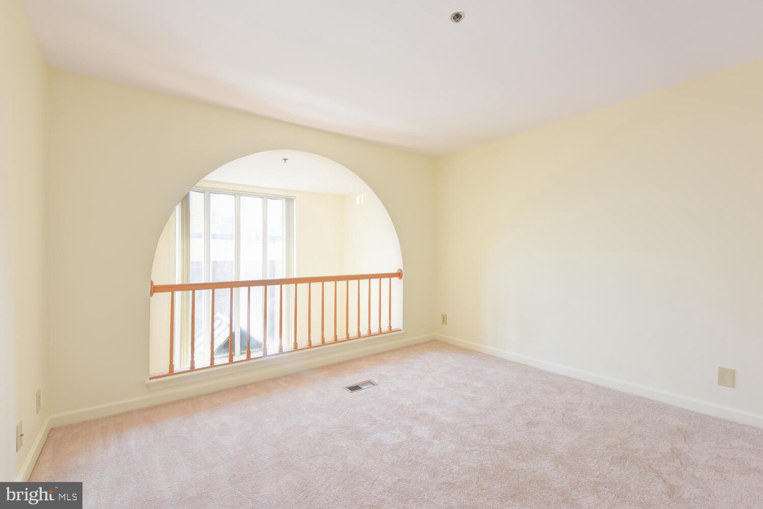 115 N LEE STREET BH208