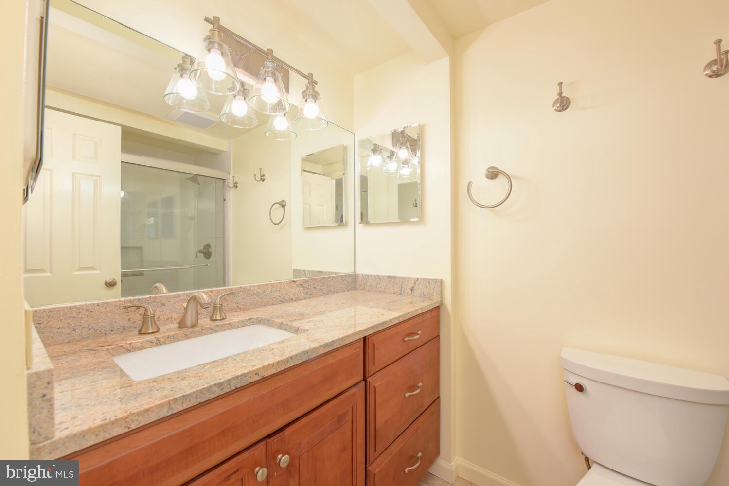 115 N LEE STREET BH208