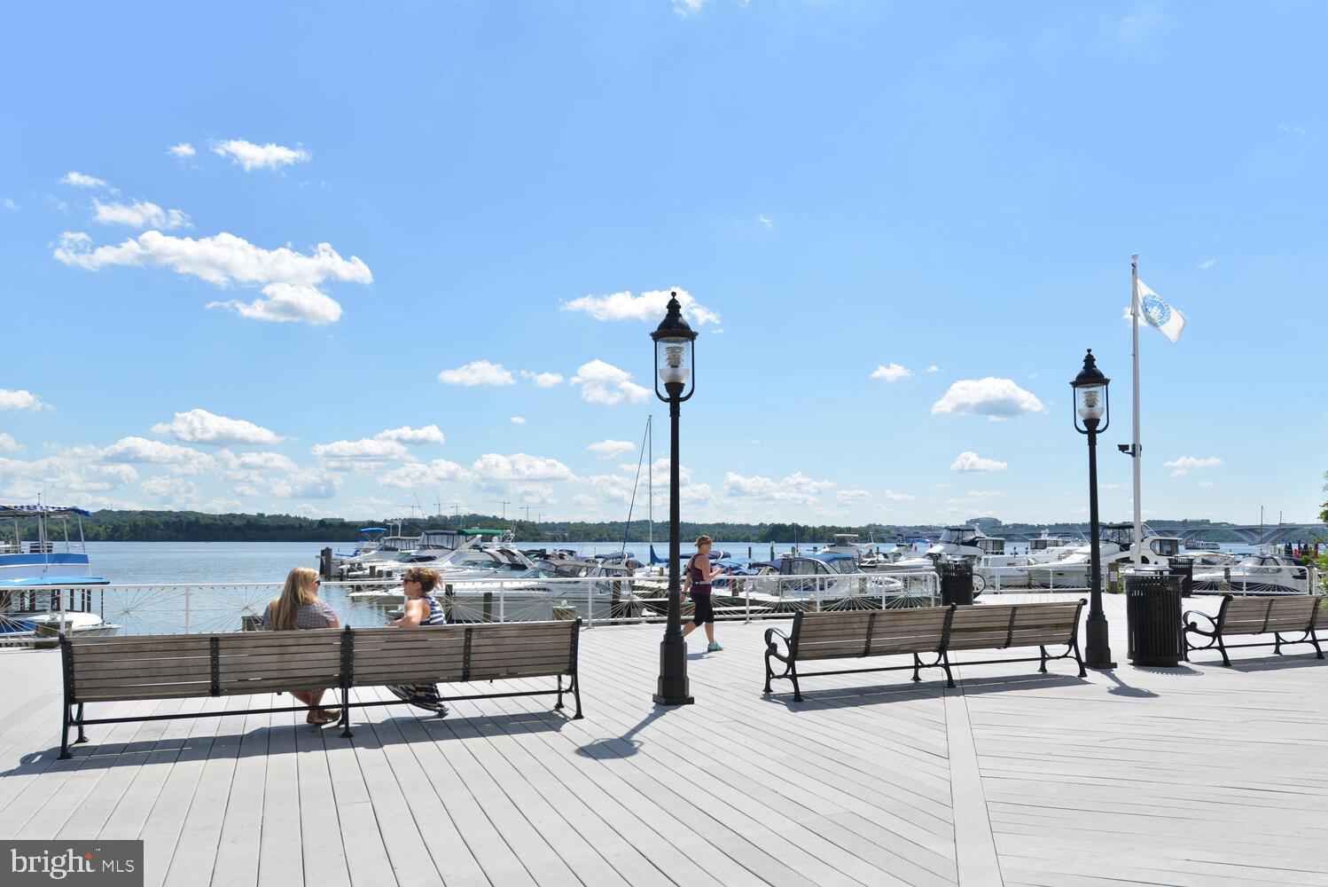 115 N LEE STREET BH208