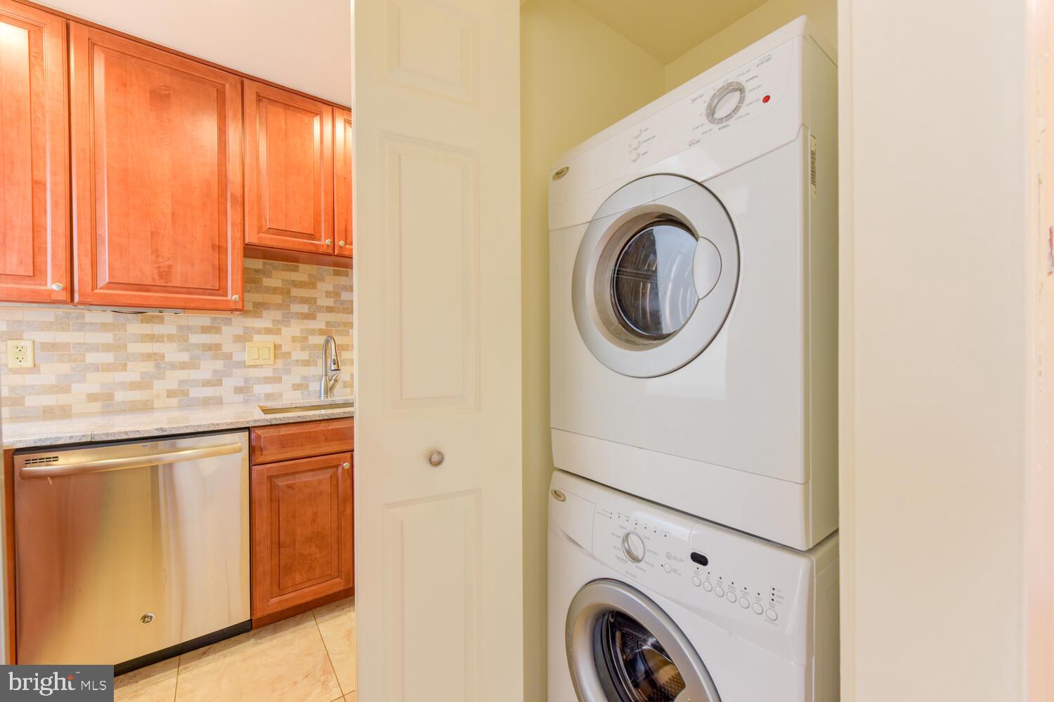 115 N LEE STREET BH208