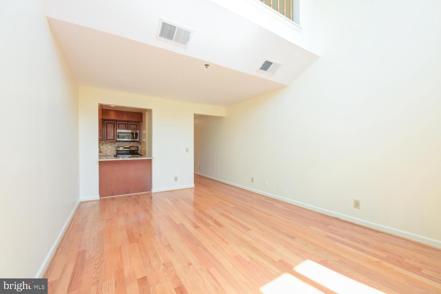 115 N LEE STREET BH208