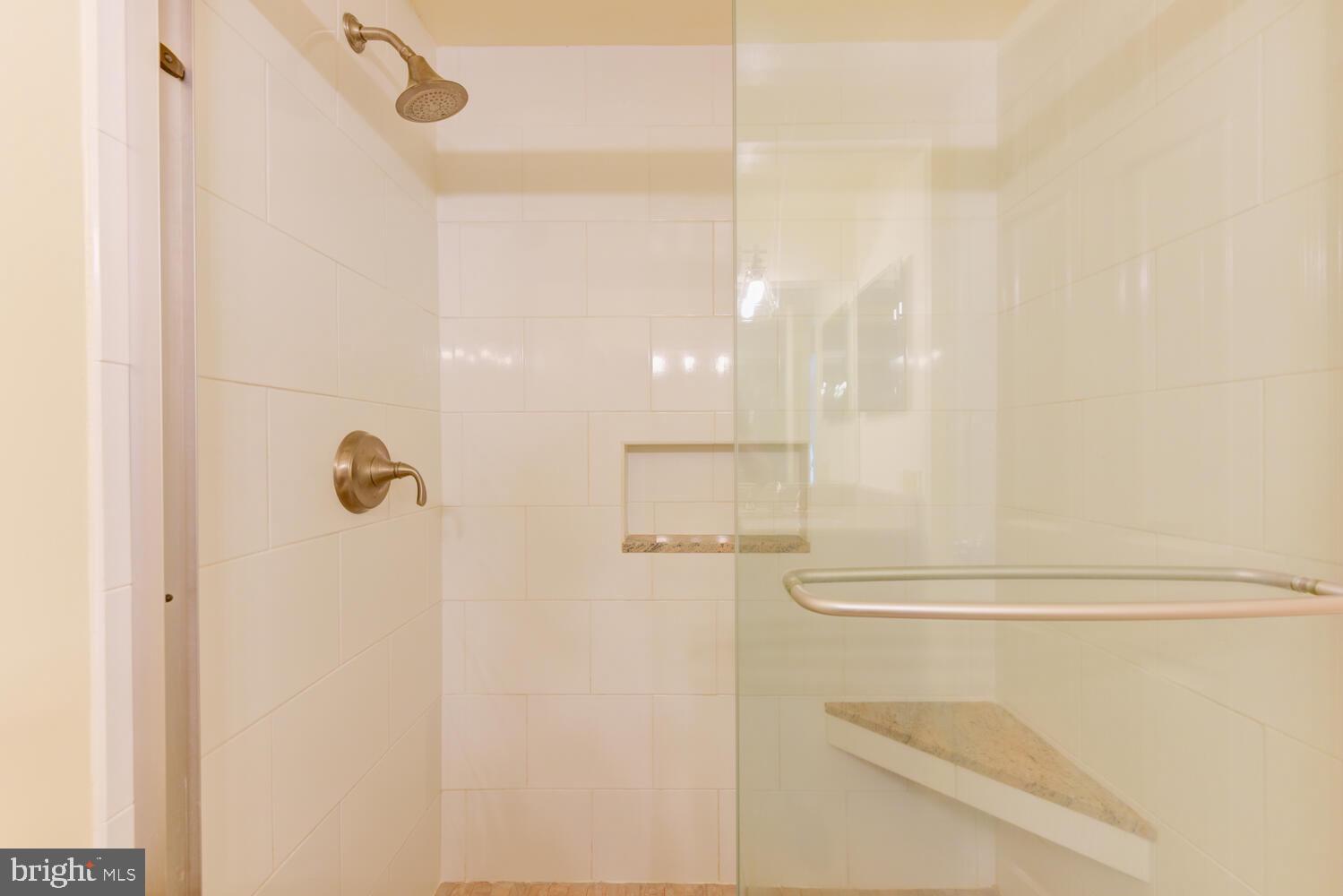 115 N LEE STREET BH208