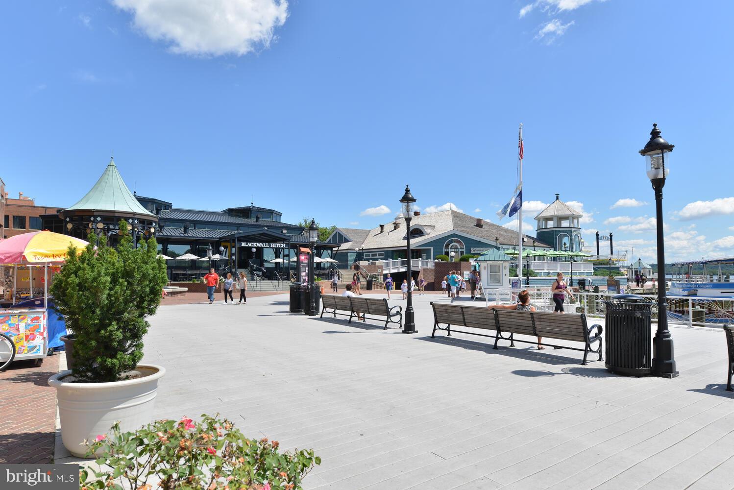 115 N LEE STREET BH208