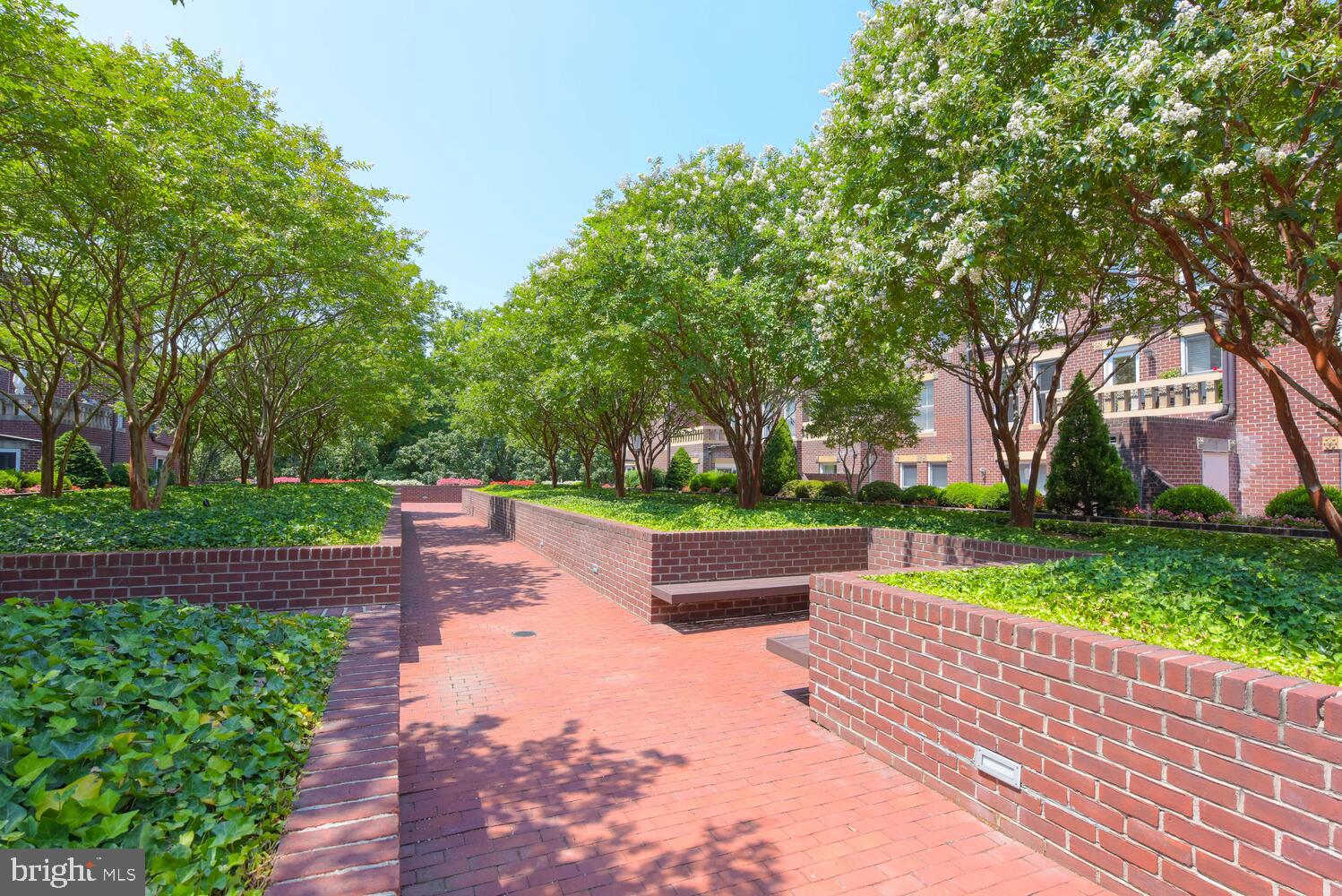 115 N LEE STREET BH208