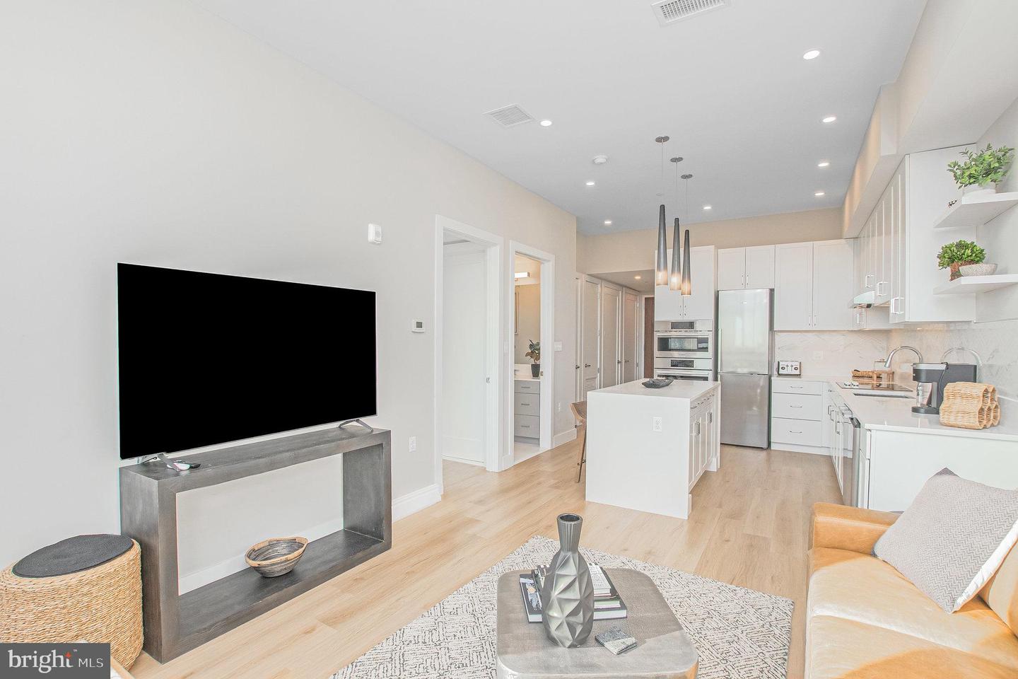 801 N Fairfax St #420